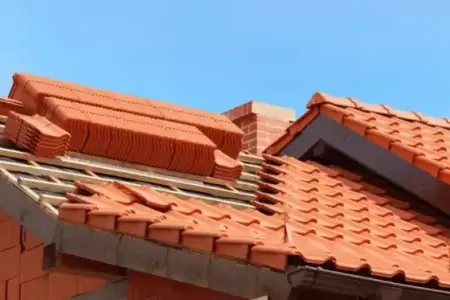 Pose et rénovation de toiture en tuiles à Verdelais